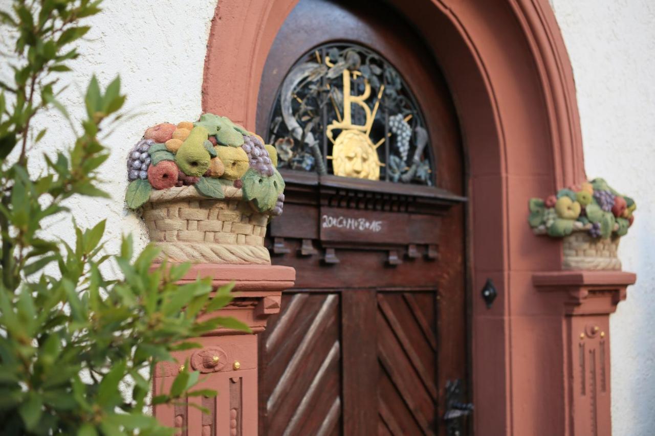 Bio-Weingut, Gästehaus und Kräuterhof Flomborn Exterior foto