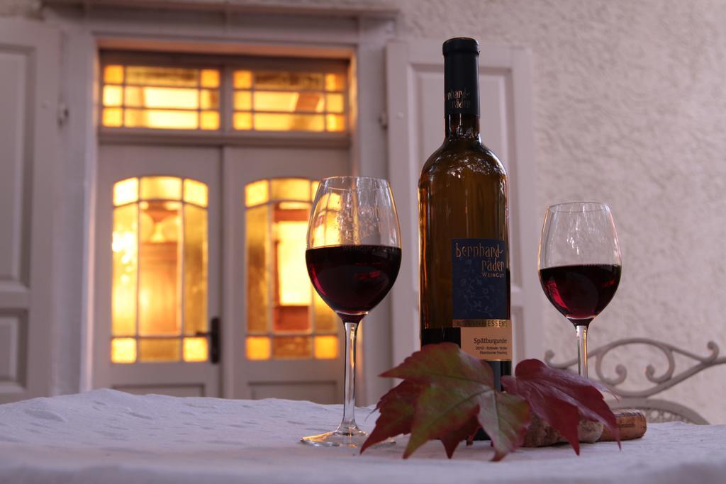 Bio-Weingut, Gästehaus und Kräuterhof Flomborn Exterior foto